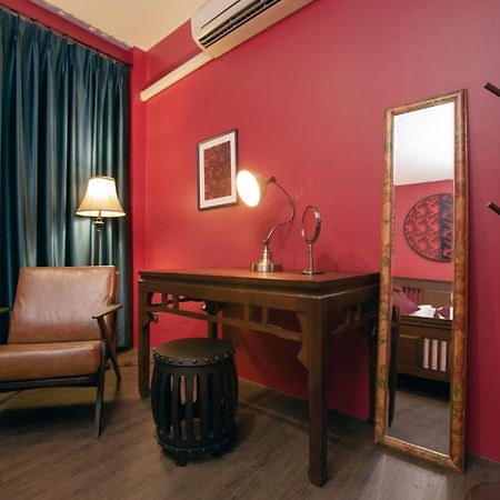 Caiyong Hometel & Cafe'S Studio Bangkok Dış mekan fotoğraf