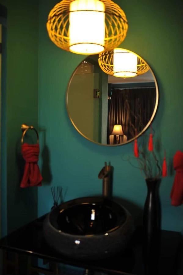 Caiyong Hometel & Cafe'S Studio Bangkok Dış mekan fotoğraf